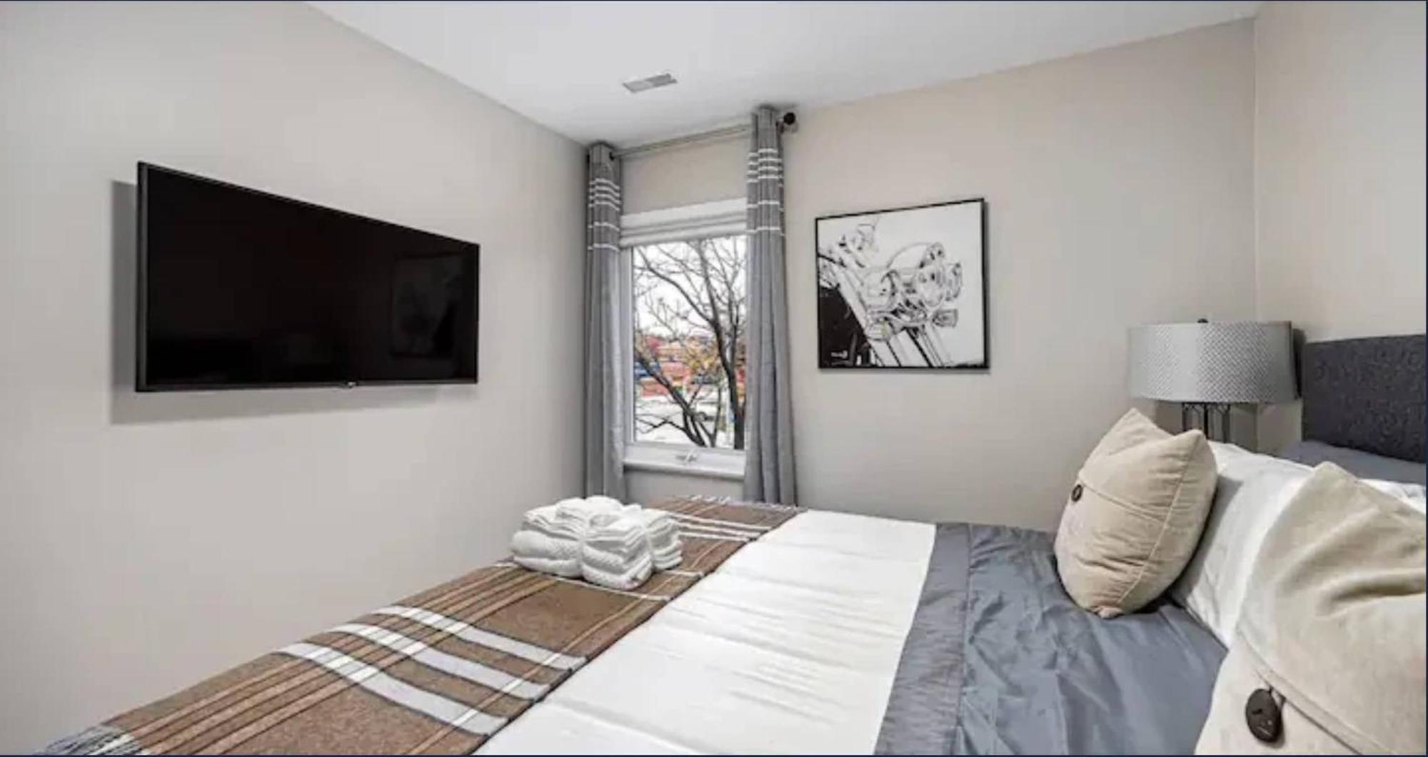 Casa St Clair - Suite -Style Suite W Lrg Patio Toronto Esterno foto