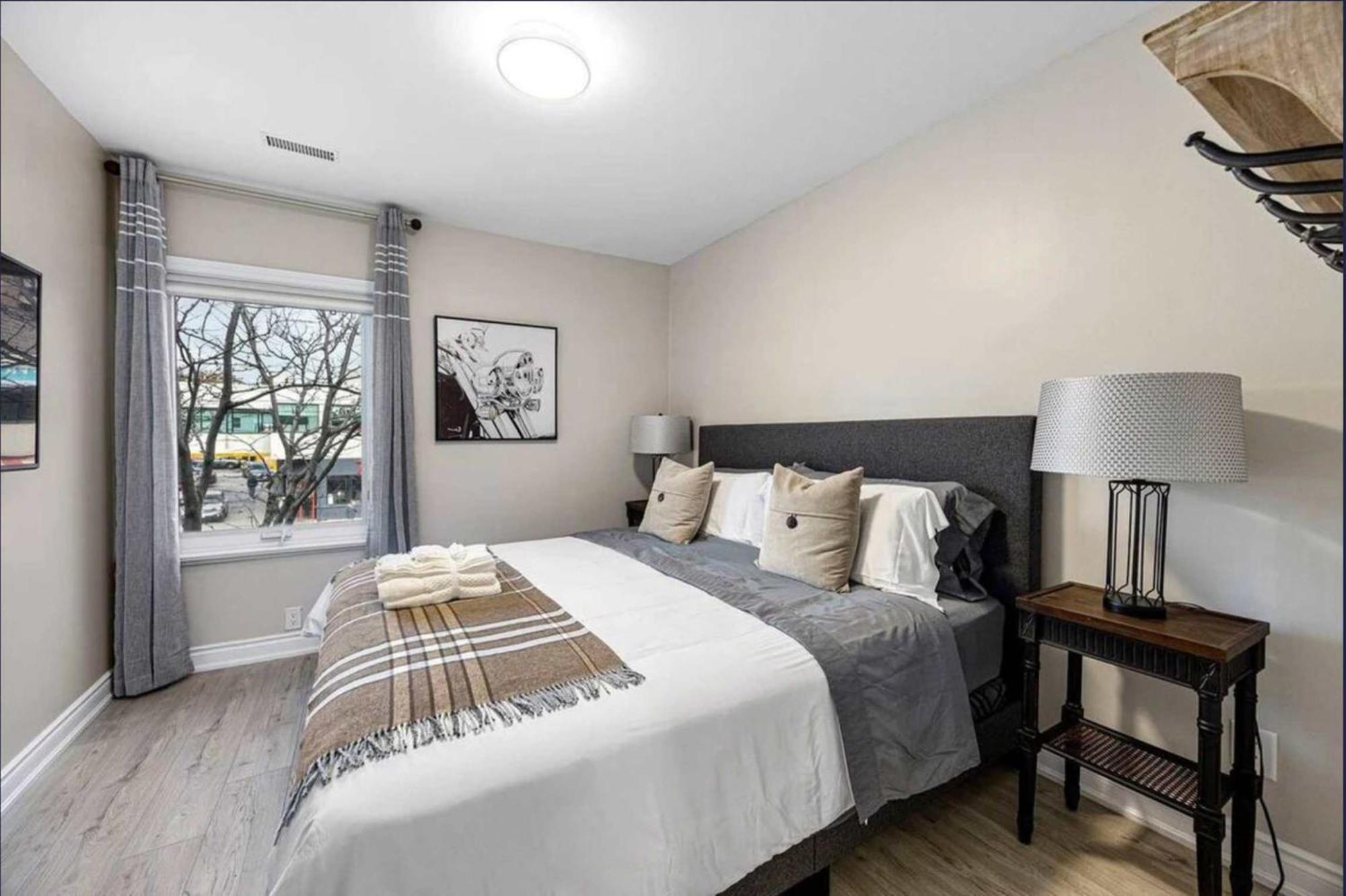 Casa St Clair - Suite -Style Suite W Lrg Patio Toronto Esterno foto