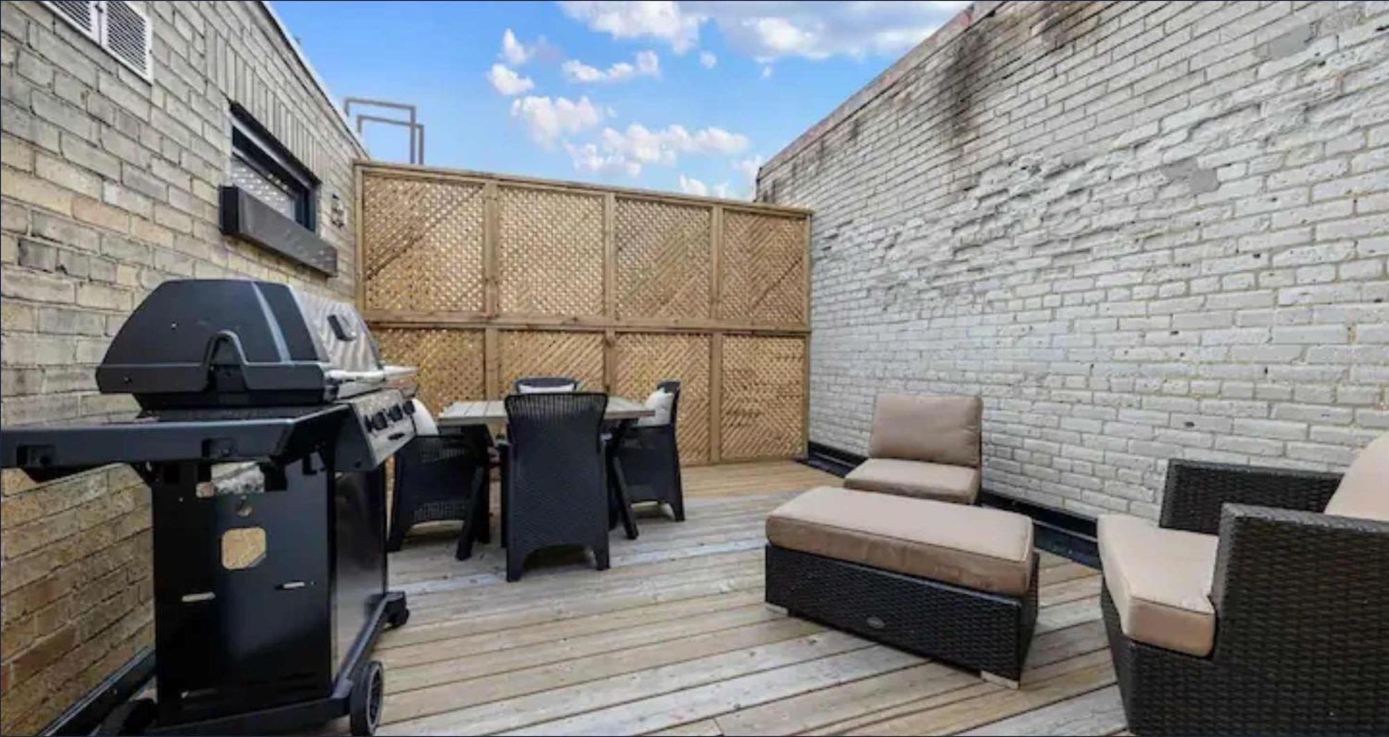 Casa St Clair - Suite -Style Suite W Lrg Patio Toronto Esterno foto